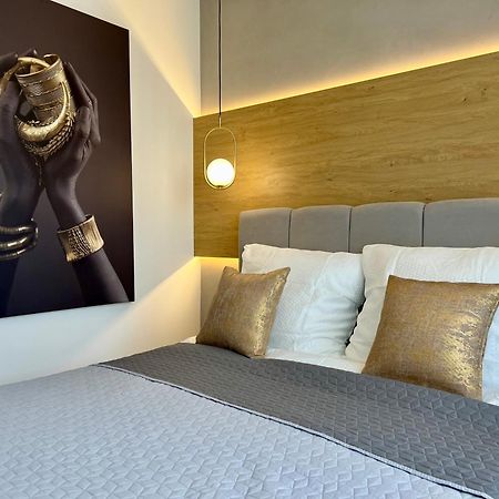 M&S Lux Apartments Kochanowskiego Łódź Exteriör bild